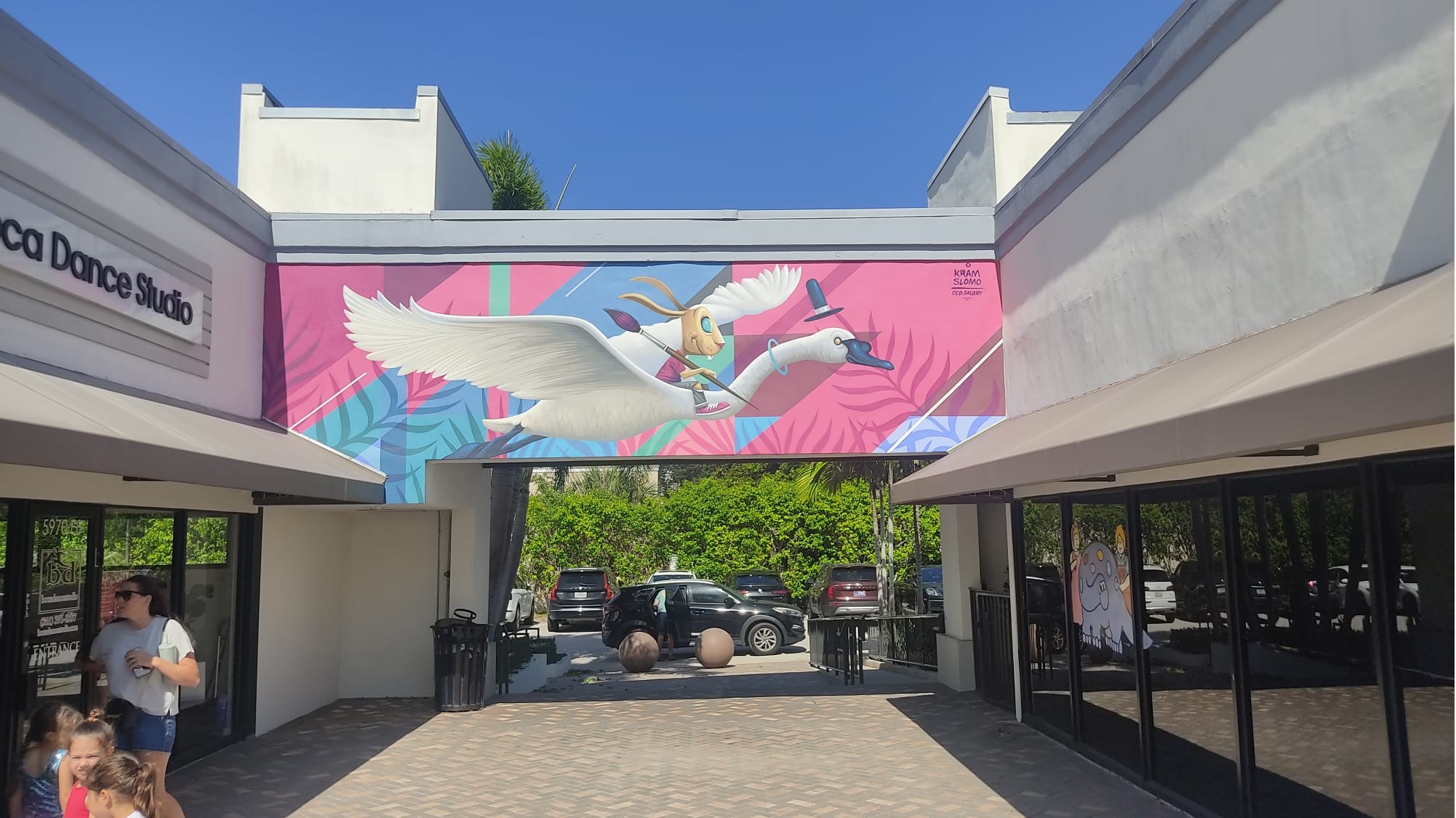 Slomo | Murals, Street Art & Geometric Abstraction